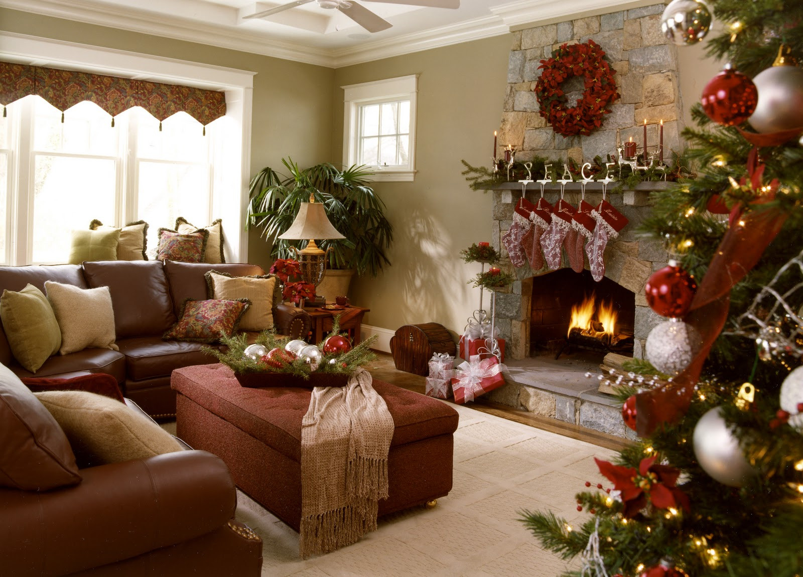 Christmas Decor For Living Room
 Nine ideas how to wel e the Christmas spirit