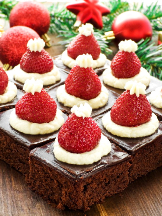 Christmas Dinner Party Theme Ideas
 Santa Hat Mini Brownies – Healthy Christmas Party Dinner