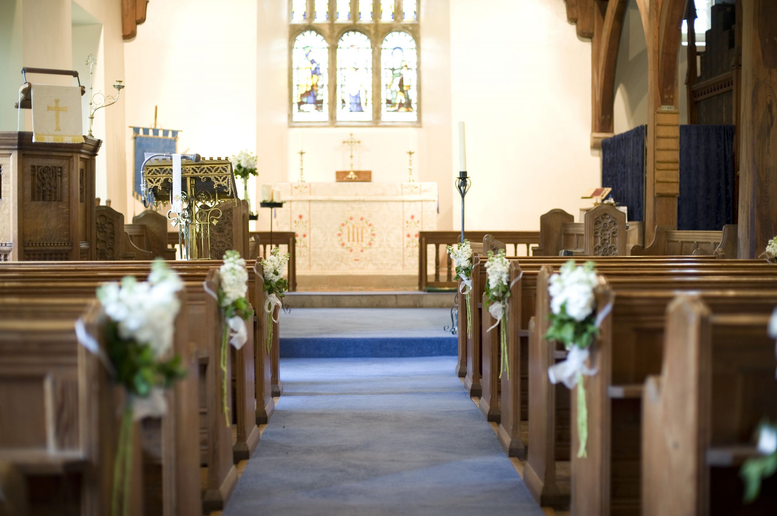 Church Wedding Decorations
 Decorating The Church For A Wedding