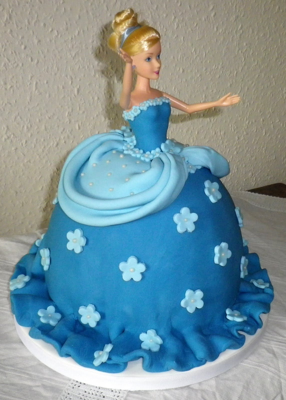 Cinderella Birthday Cake
 Cinderella Cakes – Decoration Ideas