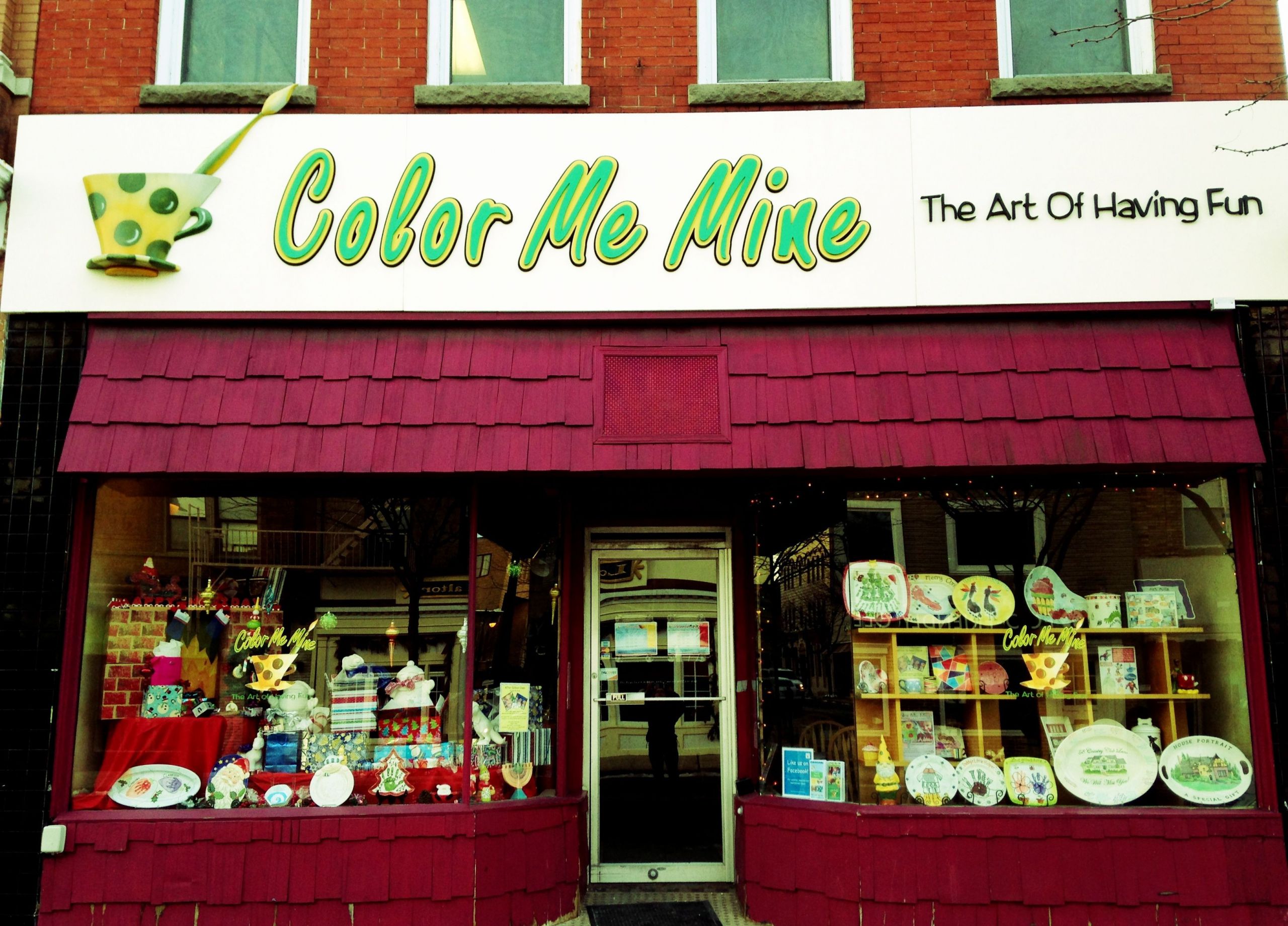 Color Me Mine Birthday Party
 Artistic fun in Downtowm Summit NJ a great place for