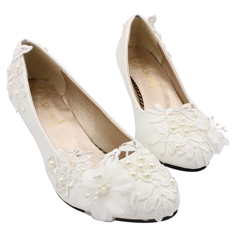 Comfortable Wedding Shoes For Bride
 White lace flower wedding shoes bride handmade 3cm low
