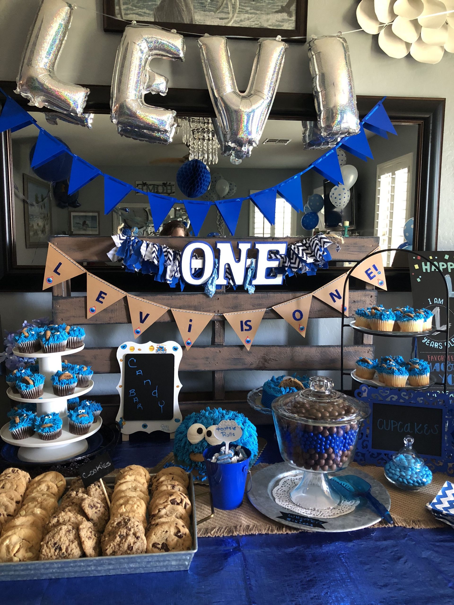 Cookie Monster Birthday Decorations
 Cookie Monster 1st bday decorations and candy bar