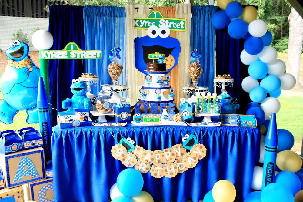 Cookie Monster Birthday Decorations
 Cookie Monster Sesame street Birthday Party Ideas