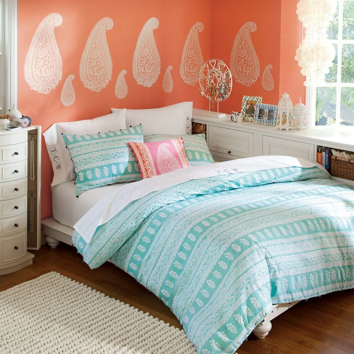 Coral Color Bedroom
 Aqua and Coral for a Fresh Summer Color Scheme