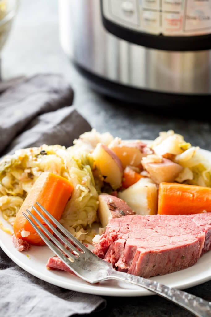 Corn Beef And Cabbage Instant Pot
 Corned Beef & Cabbage Instant Pot or Slow Cooker Eazy