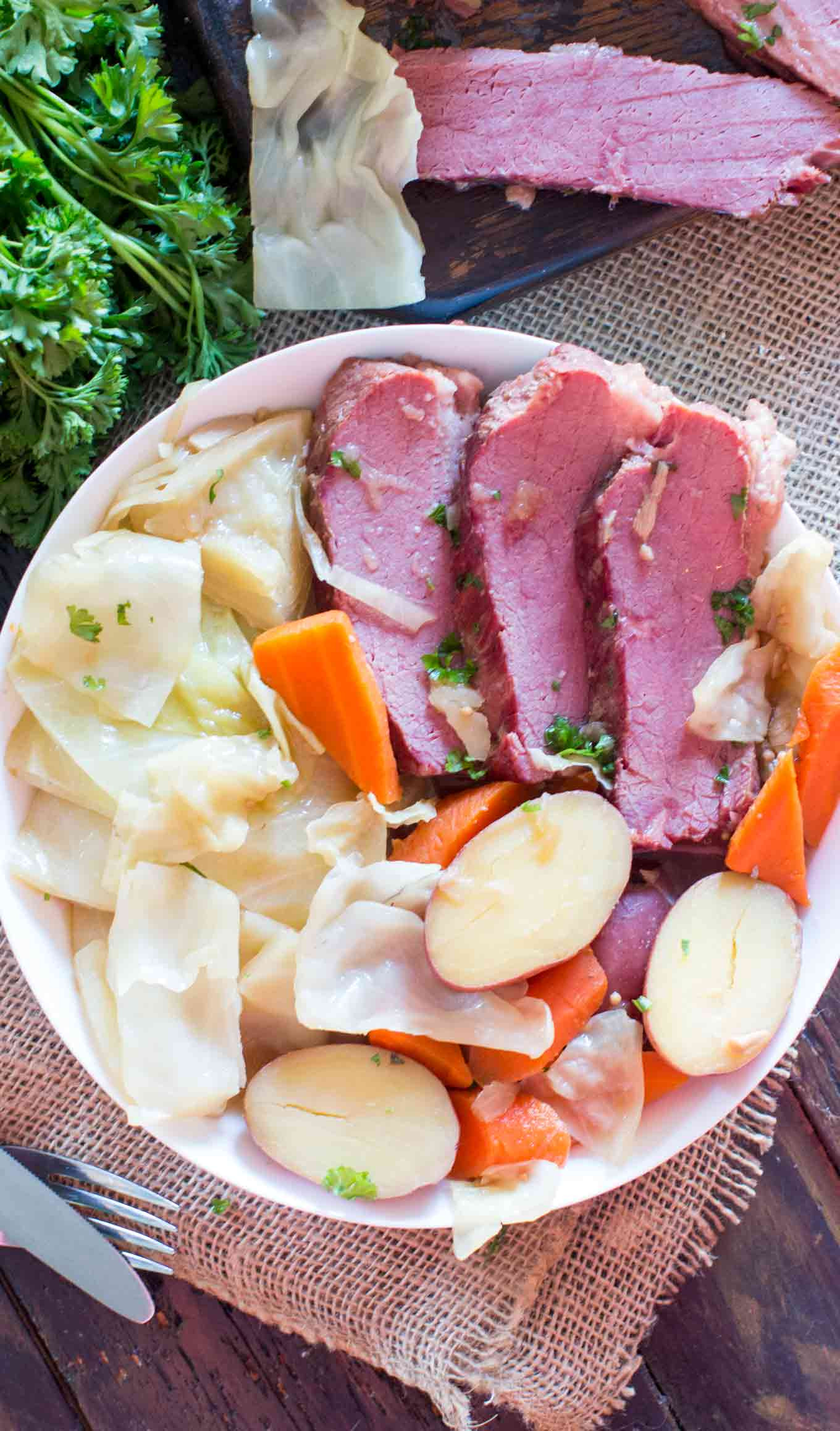 Corn Beef And Cabbage Instant Pot
 Instant Pot Corned Beef and Cabbage [VIDEO] Sweet and