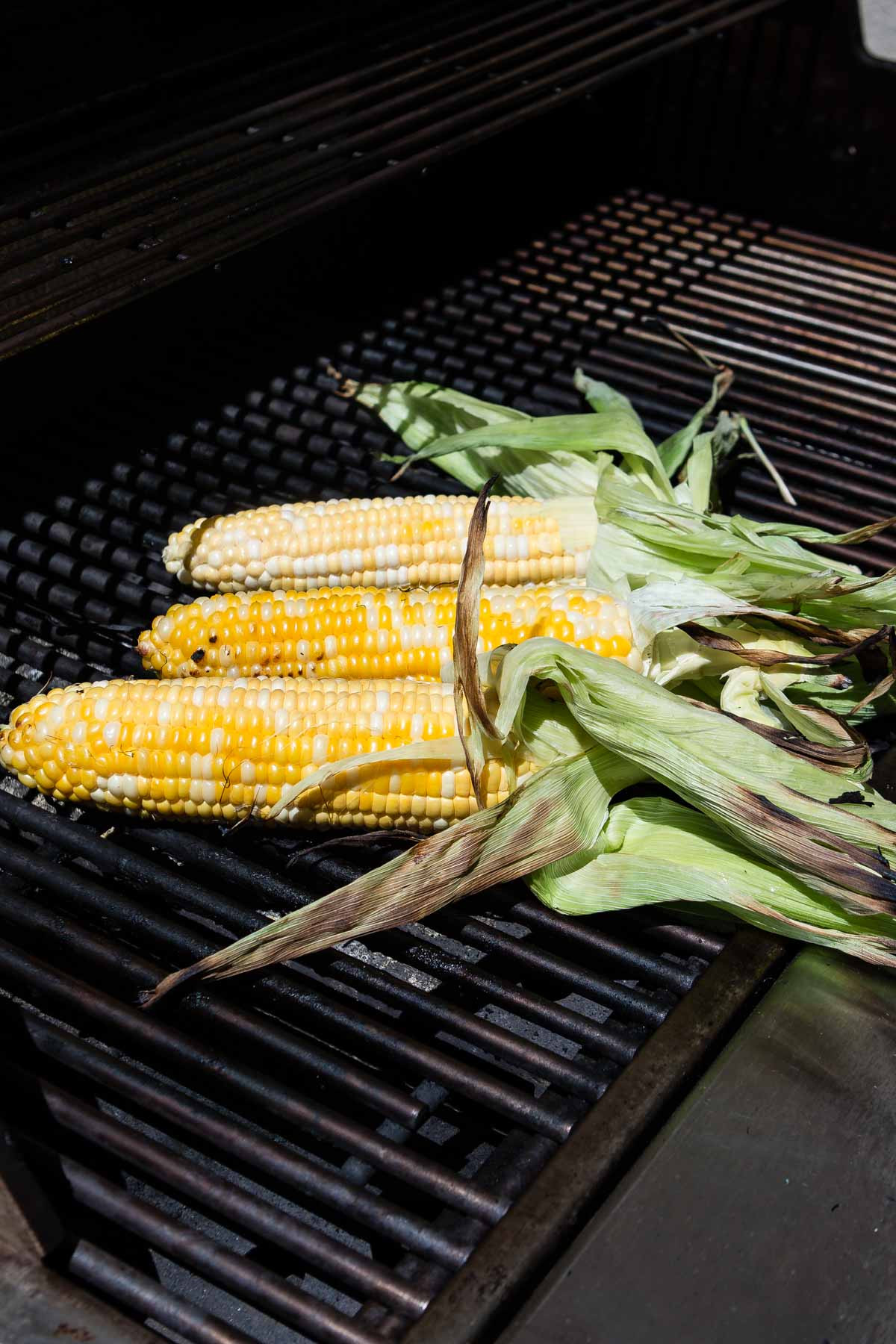 Corn On The Cob On The Grill
 The Secret to the BEST Grilled Corn on the Cob [ Video