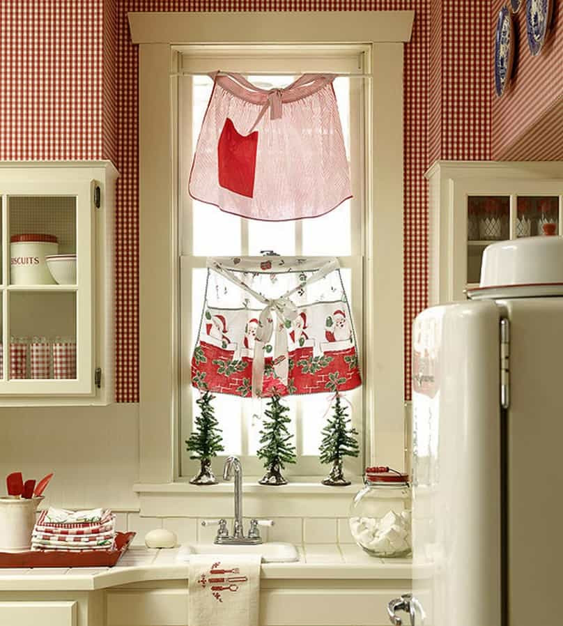 Country Kitchen Curtain Ideas
 23 Ways To Decorate Your Kitchen For The Holidays