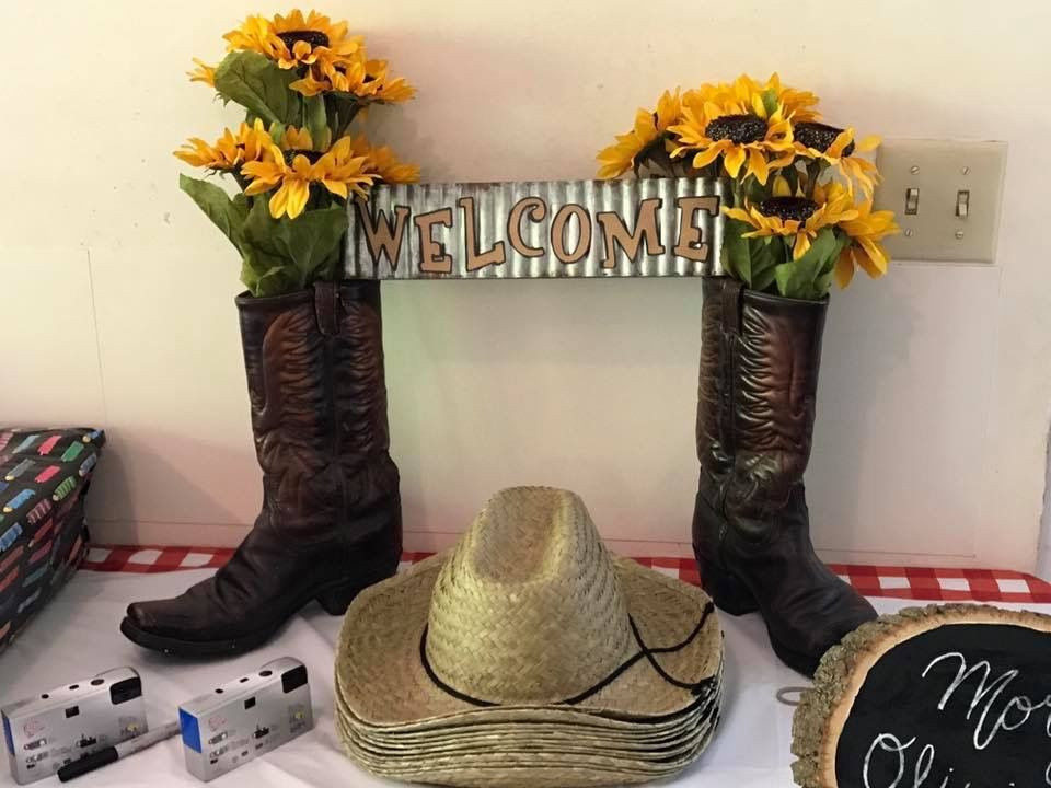 Country Themed Graduation Party Ideas
 Country rustic BBQ themed high school graduation party