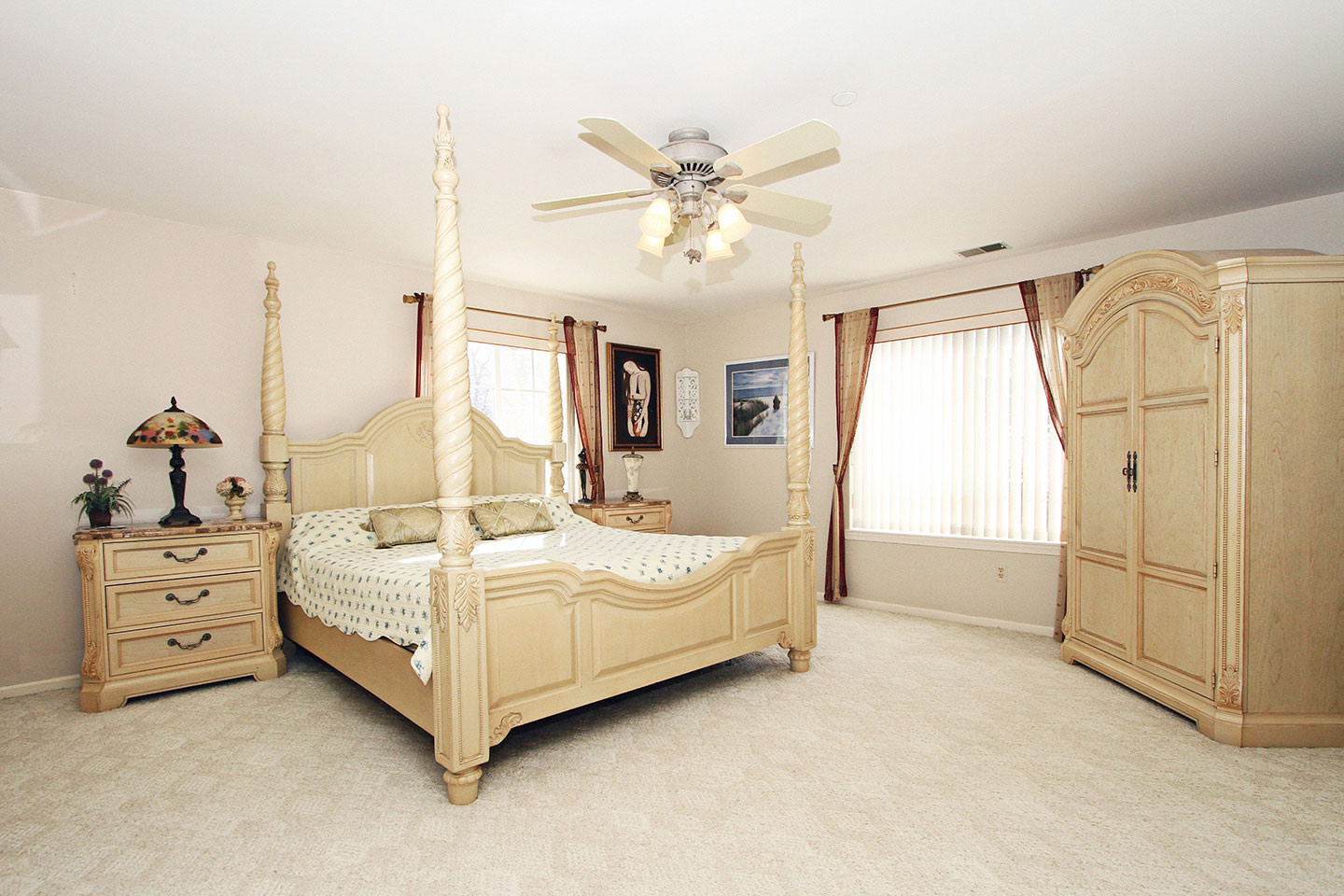 Cream Color Bedroom Set
 Wall to Wall Carpet Done in Variative Design Amaza Design