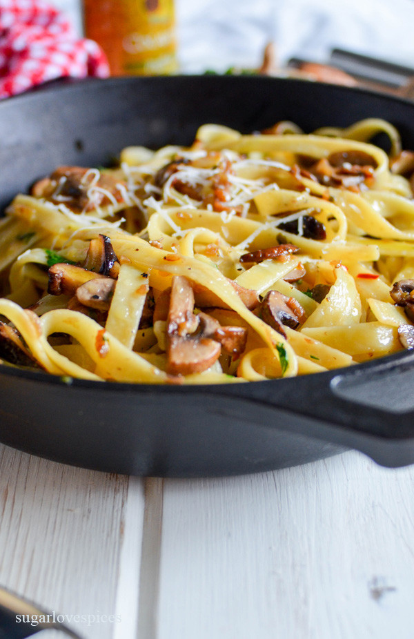 Crimini Mushrooms Recipe
 Fettuccine with Crimini Mushrooms in a White Truffle Oil