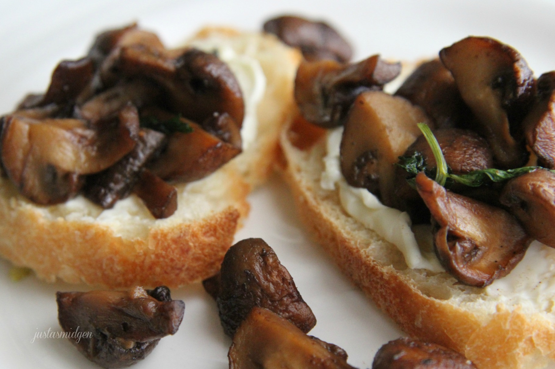 Crimini Mushrooms Recipe
 The Snowbird Hawthorne Just a Smidgen