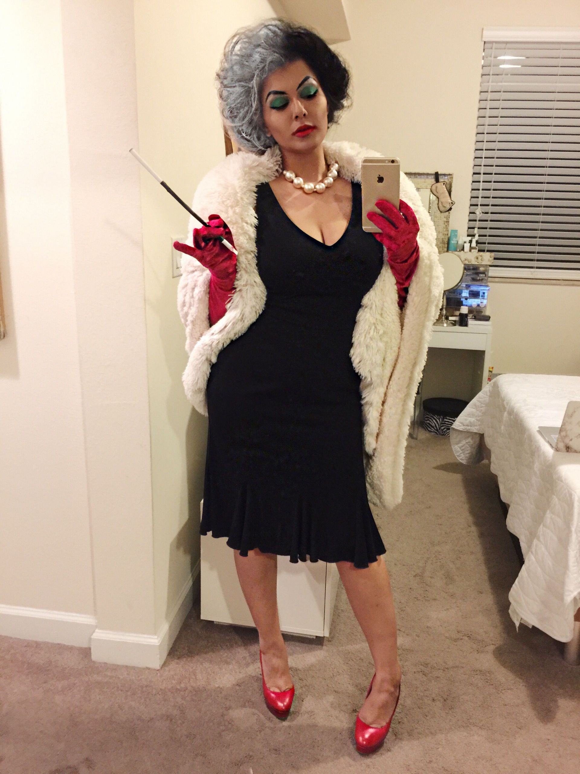 Cruella Deville Costume DIY
 101 Dalmatians s Cruella Deville costume CruellaDeVille