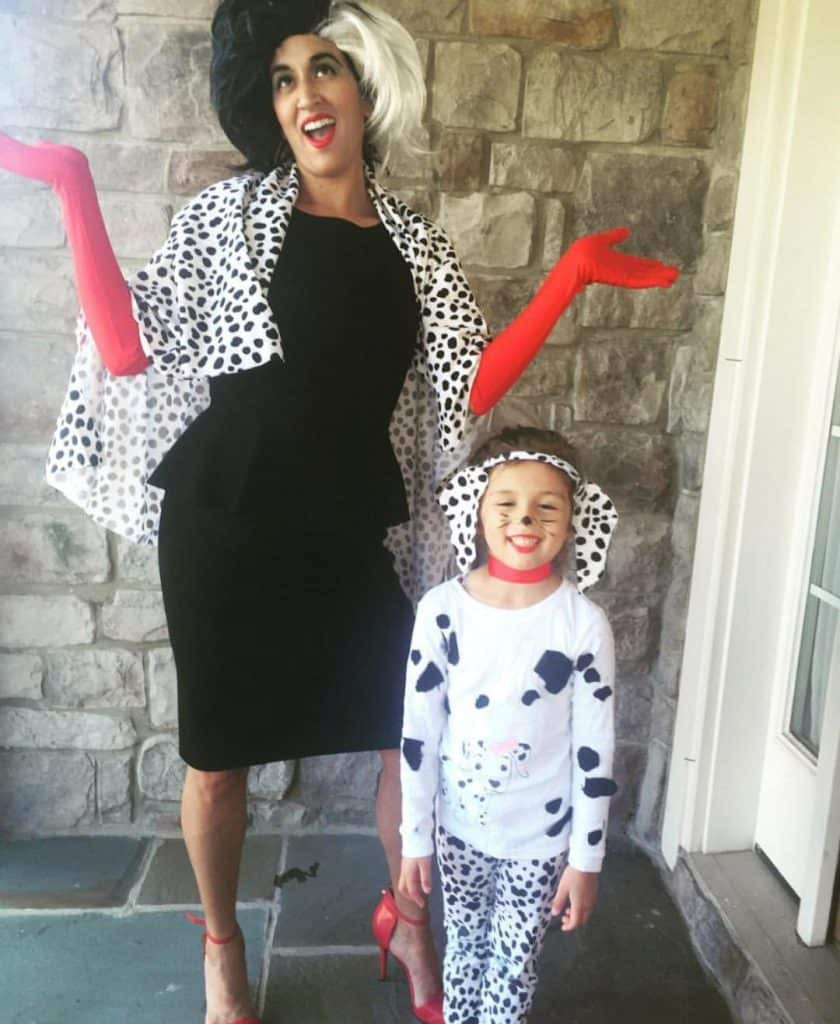 Cruella Deville Costume DIY
 DIY Family 101 Dalmatians Costume including Cruella De Vil