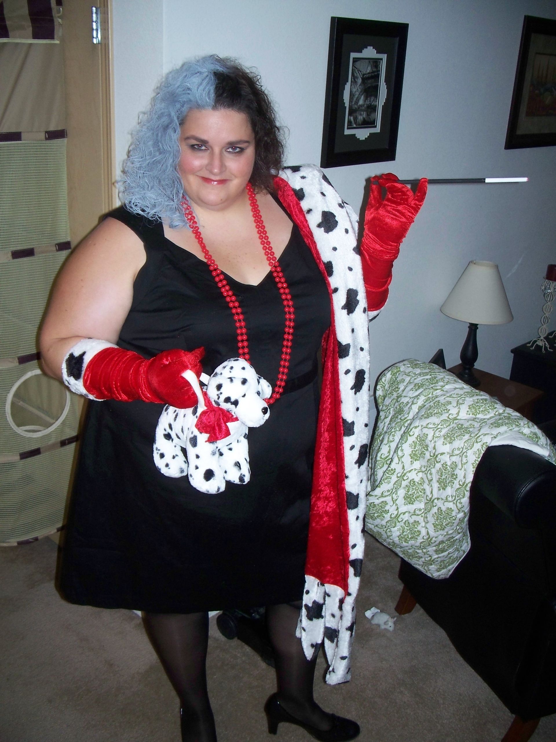 Cruella Deville Costume DIY
 Cruella DeVille Costume – Sewing Projects