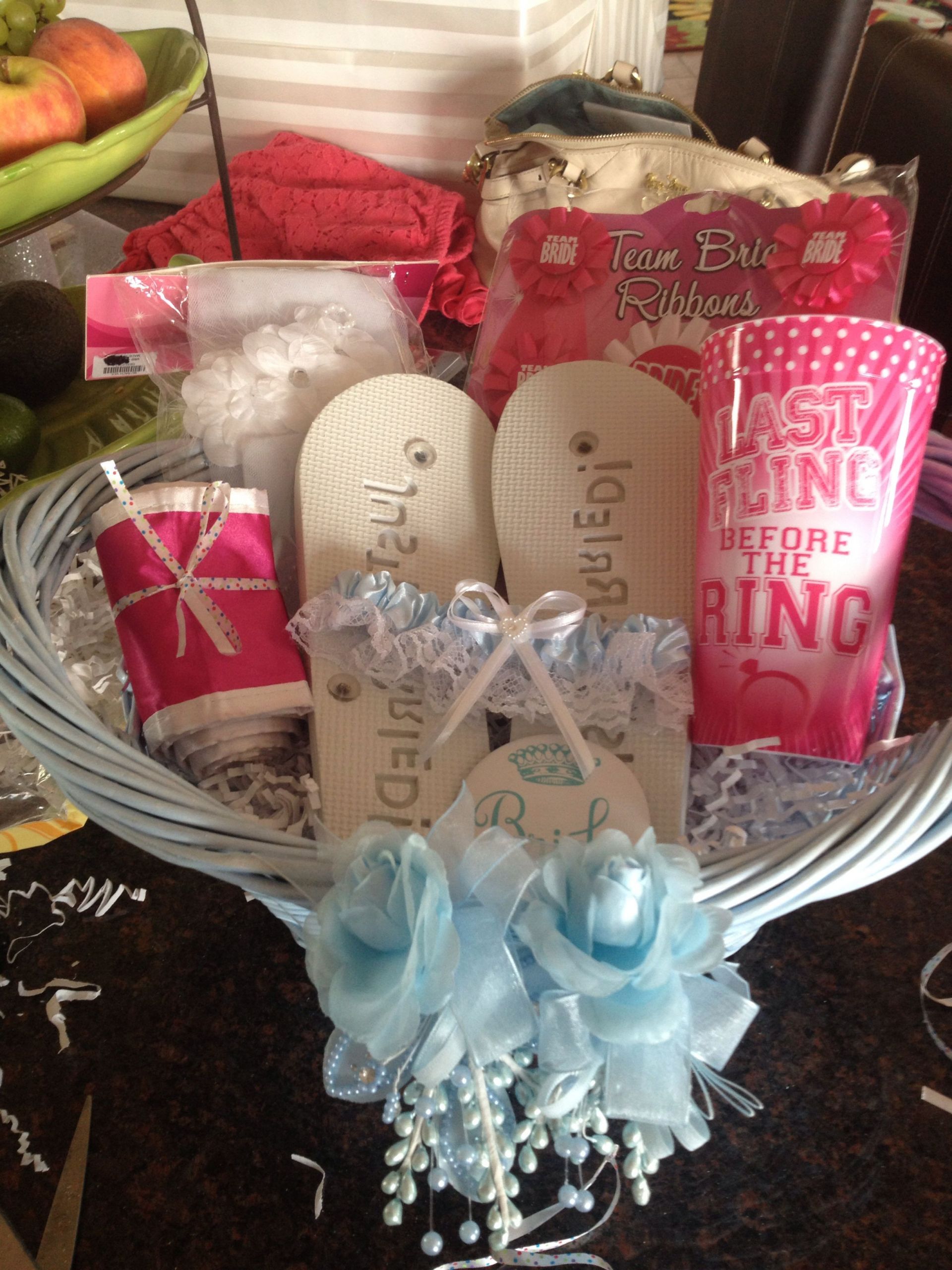 Cute Bridal Shower Gift Basket Ideas
 Cute t for bridal shower Gift basket for bride With