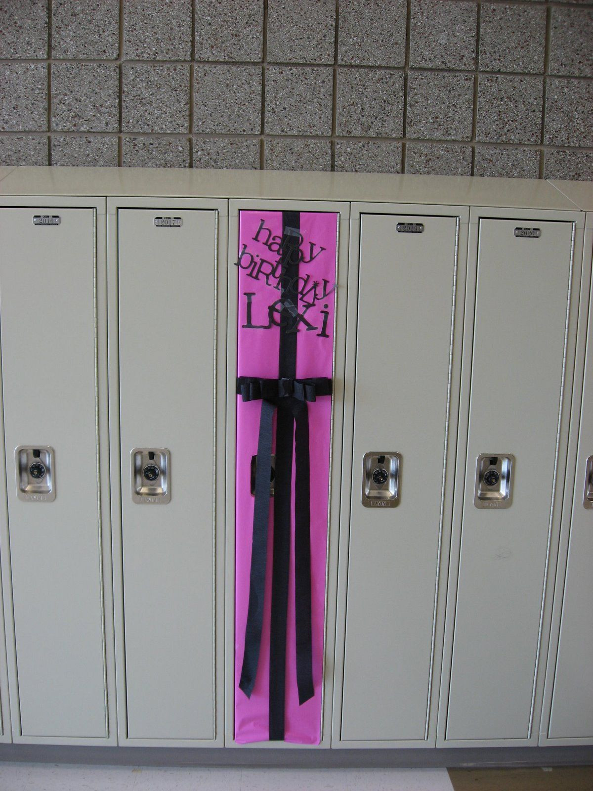 Decorated Lockers For Birthdays
 Birthday locker decor Want School