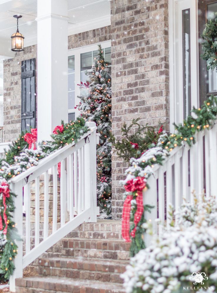 Decorating Front Porch For Christmas
 Creative Front Porch Christmas Decorations
