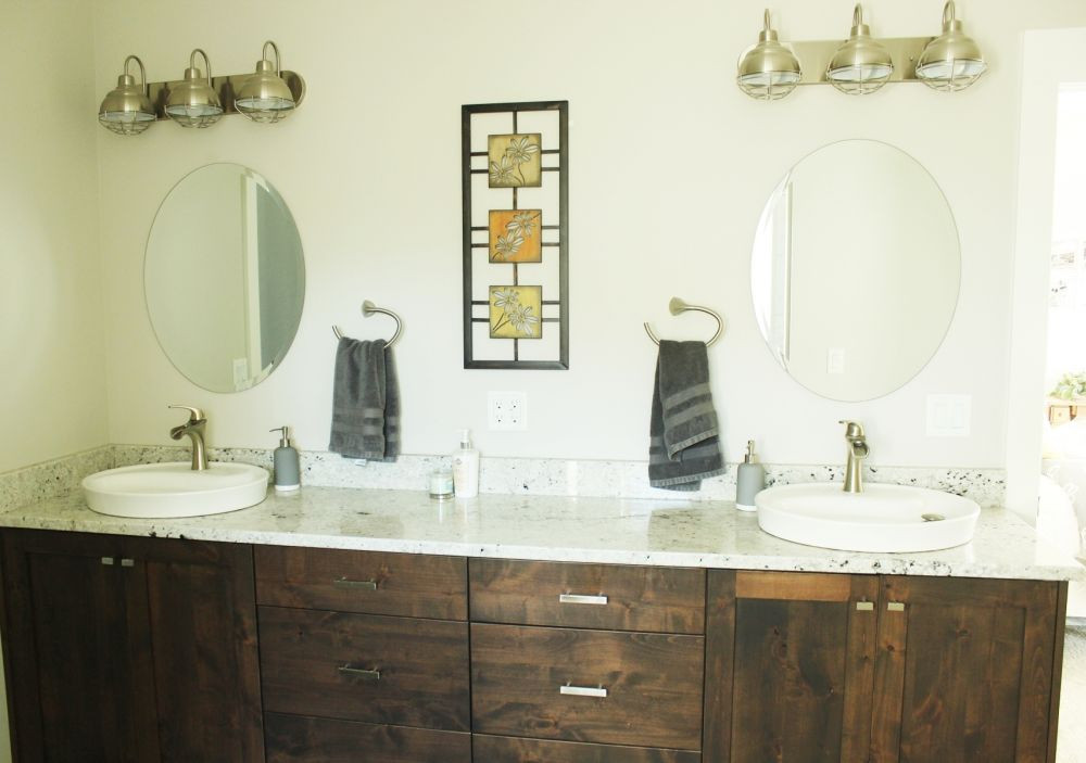 Decorating Your Bathroom
 How to Decorate a Bathroom Without Clutter