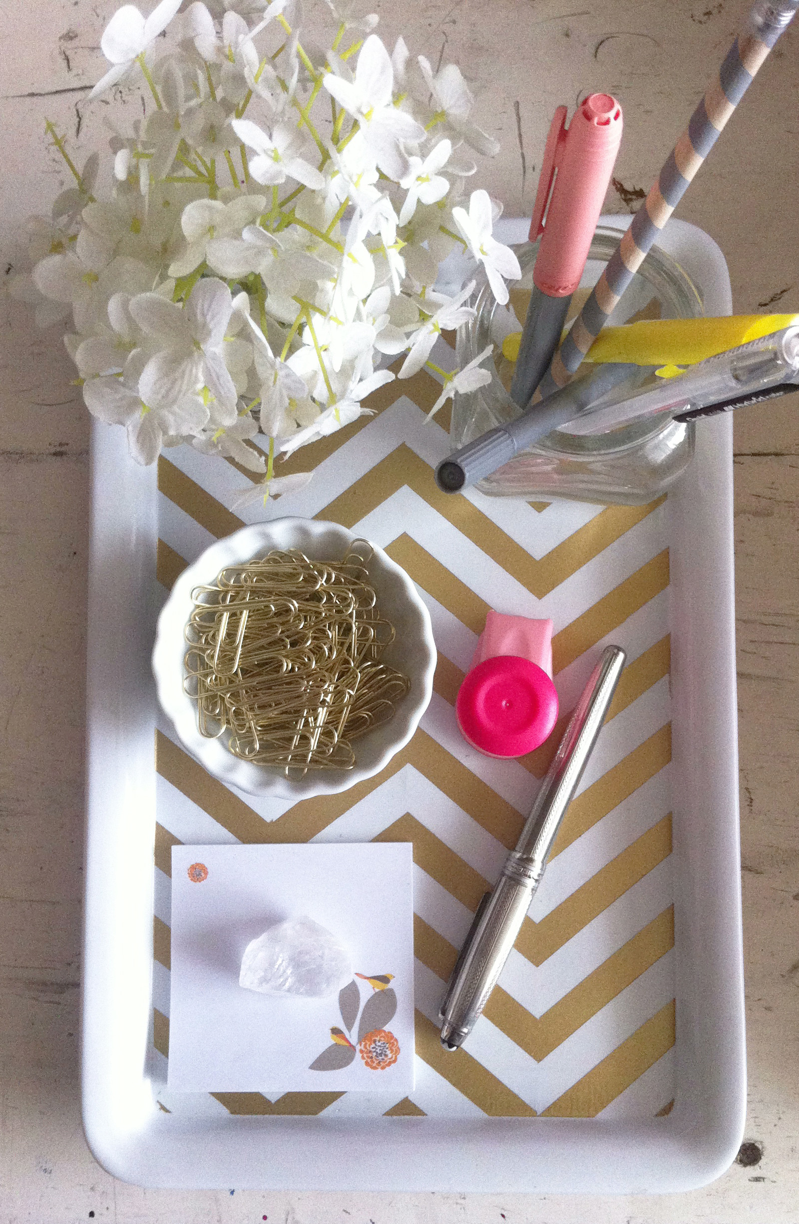 Desk Decor DIY
 DIY Gold Chevron Desk Tray Kate Spade office