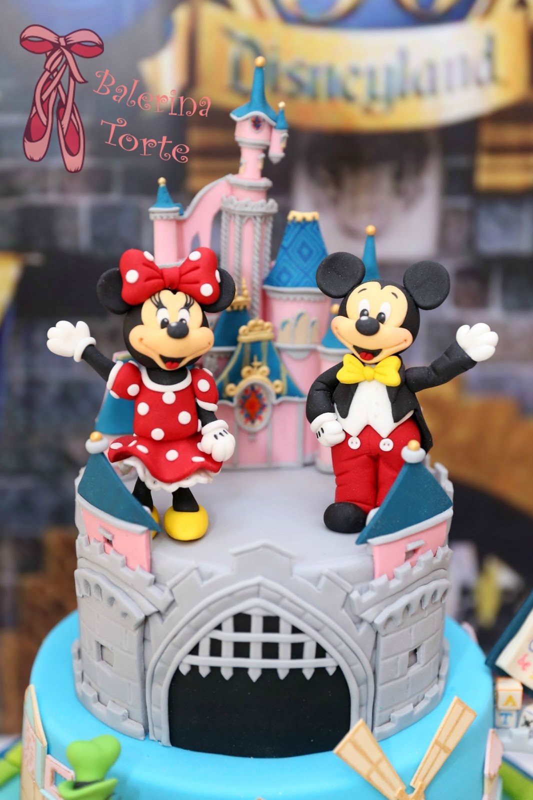 Disneyland Birthday Cake
 Disneyland Cake – Diznilend torta by Balerina Torte
