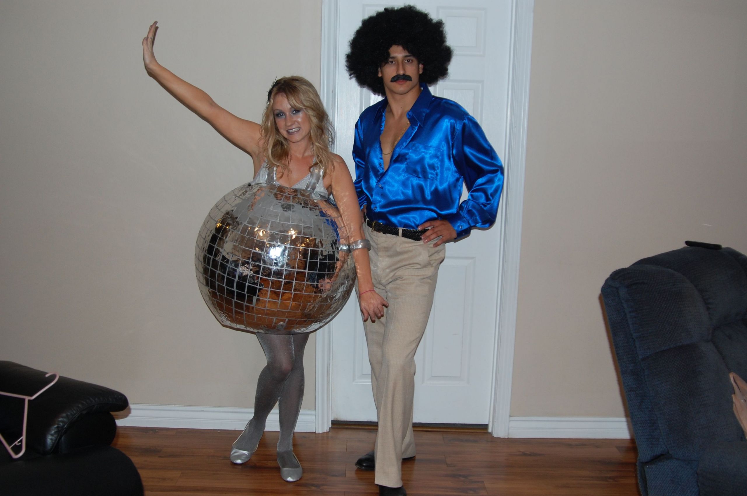 DIY 70S Costume
 DIY Halloween costume disco ball and 70 s disco dancer