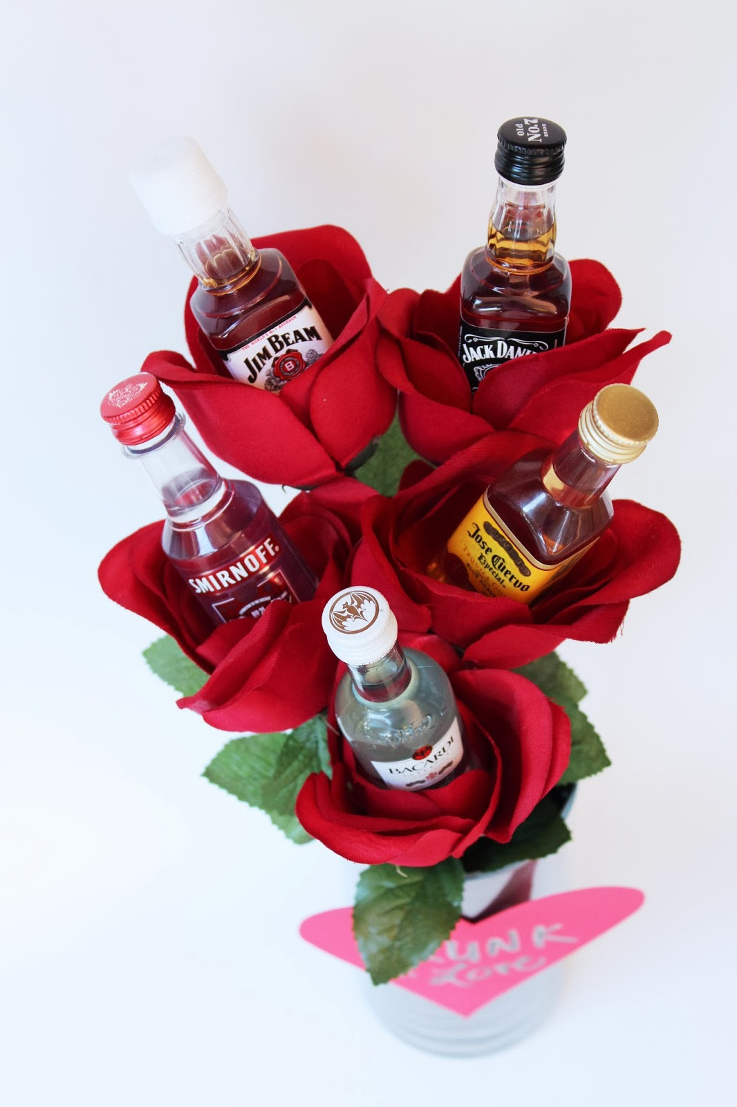 DIY Alcohol Gifts
 PARTYLISS DIY Alcohol Bouquet