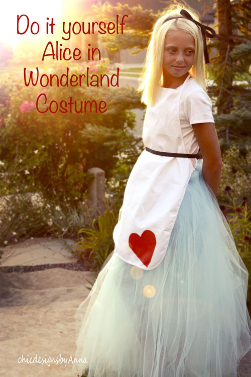 DIY Alice In Wonderland Costume
 DIY Halloween Costume Alice in Wonderland