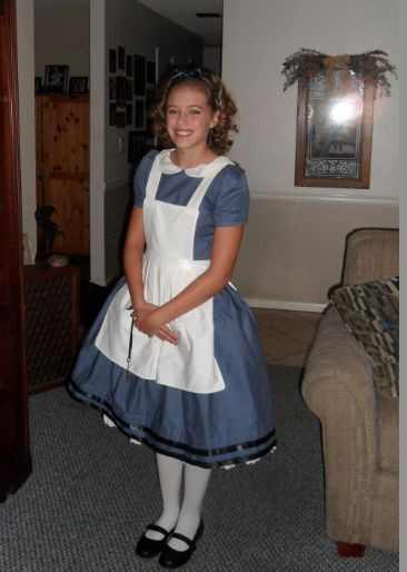 DIY Alice In Wonderland Costume
 1000 images about Alice in Wonderland Costume Ideas on