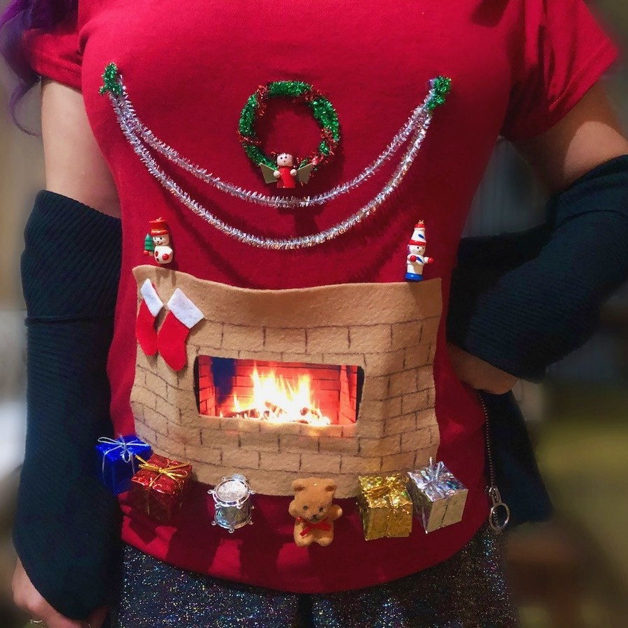 DIY Animated Christmas Decorations
 DIY Animated Christmas Hearth Shirt