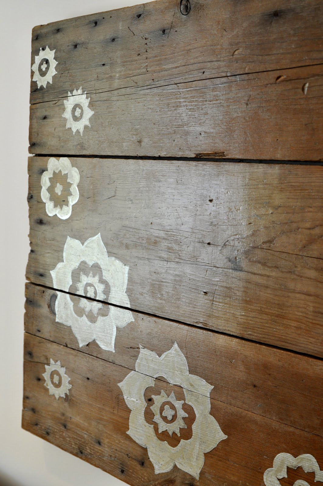 DIY Barn Wood Wall
 Barnwood Artwork