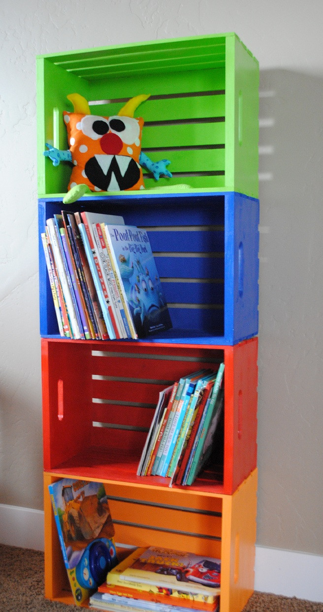 DIY Bookshelf For Kids
 DIY Bookshelf Made From Crates