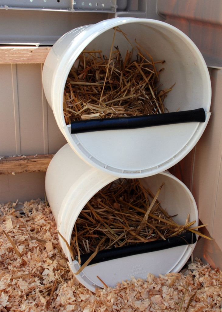DIY Breeding Box
 20 Easy & Cheap DIY Chicken Nesting Boxes