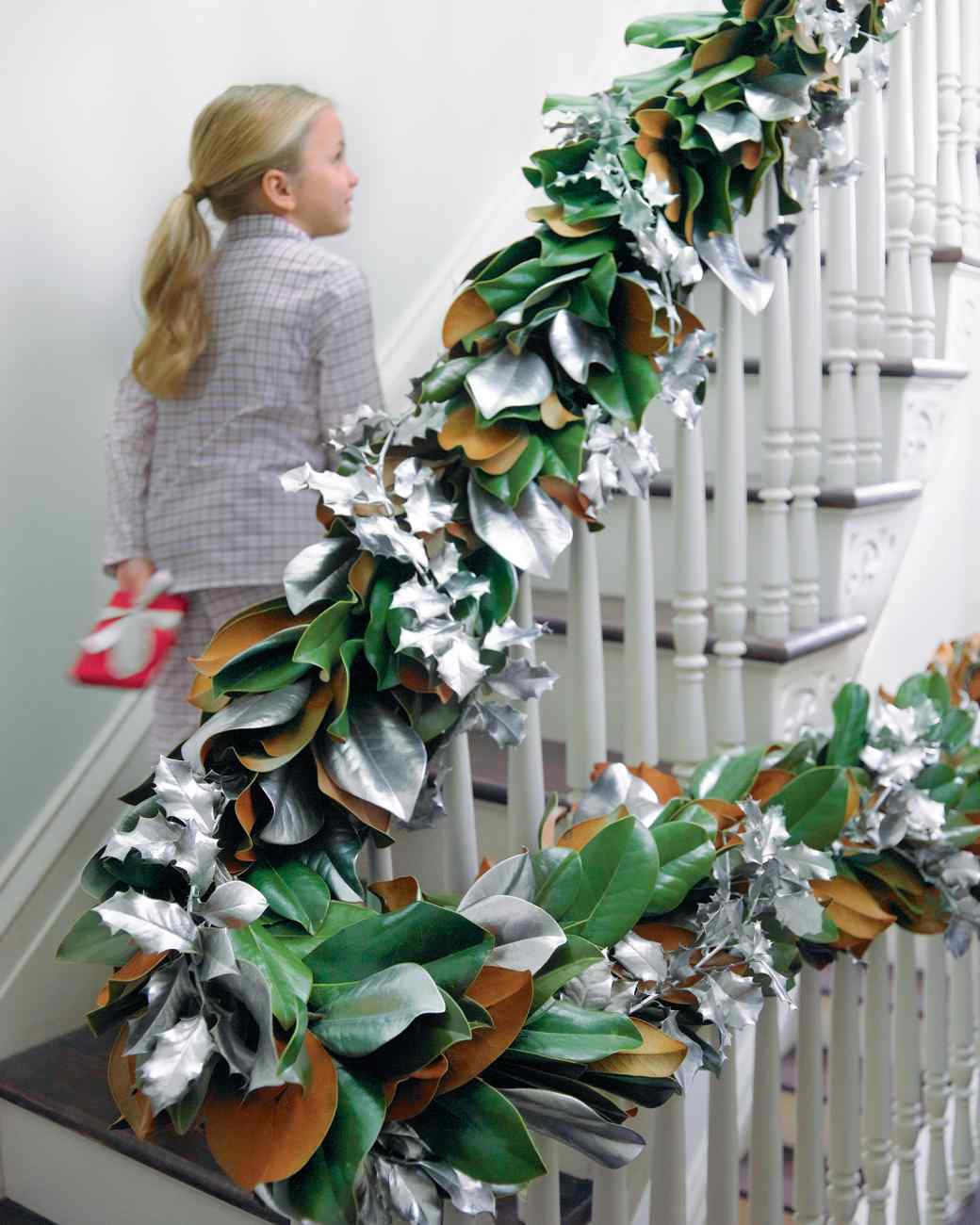 DIY Christmas Garland Ideas
 3 Inexpensive Christmas Garlands You Can Make Yourself