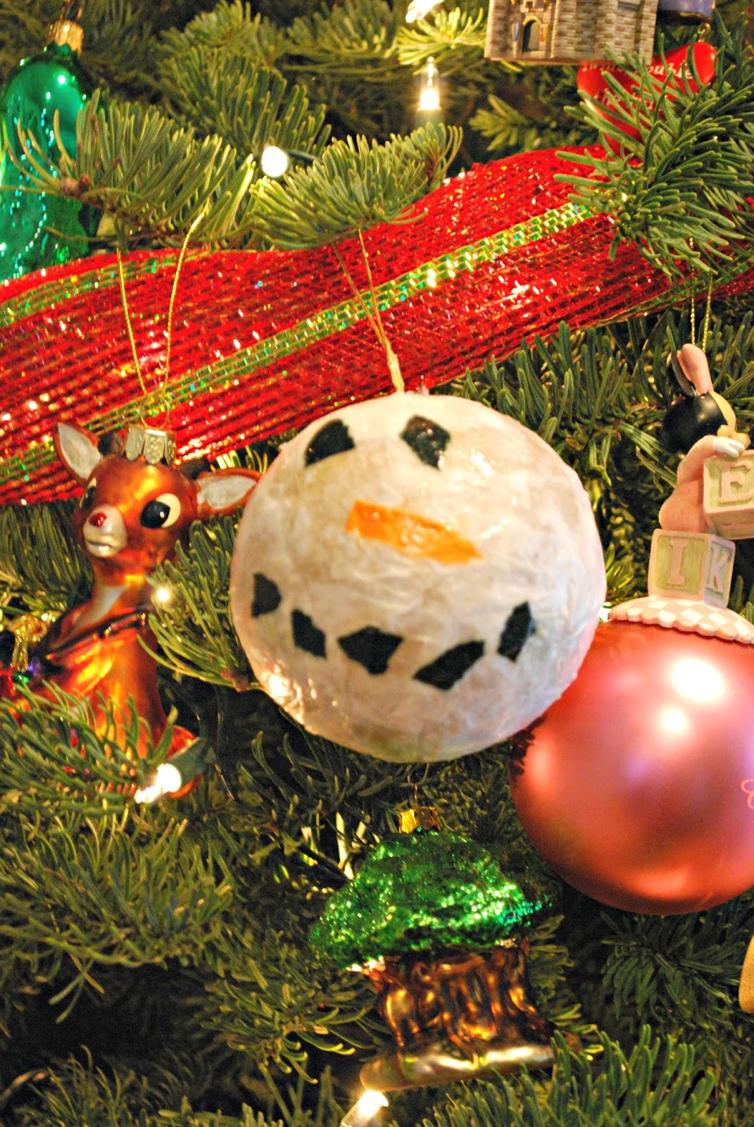 DIY Christmas Pictures
 Homemade Christmas Ornaments with Tissue Paper Mess for Less