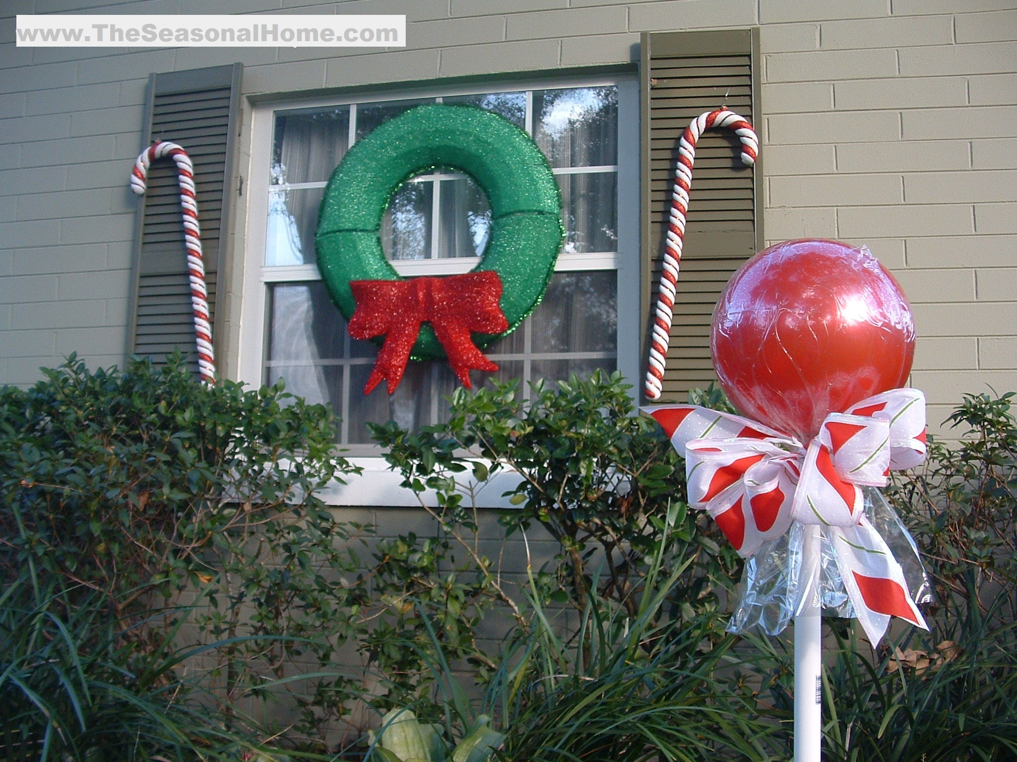 DIY Christmas Yard Decorations
 Outdoor “CANDY” A Christmas Decorating Idea The