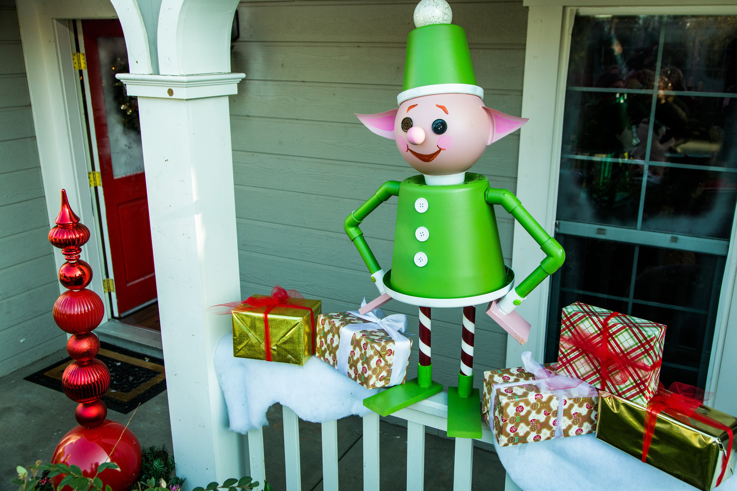 DIY Christmas Yard Decorations
 DIY Lawn Elves Home & Family