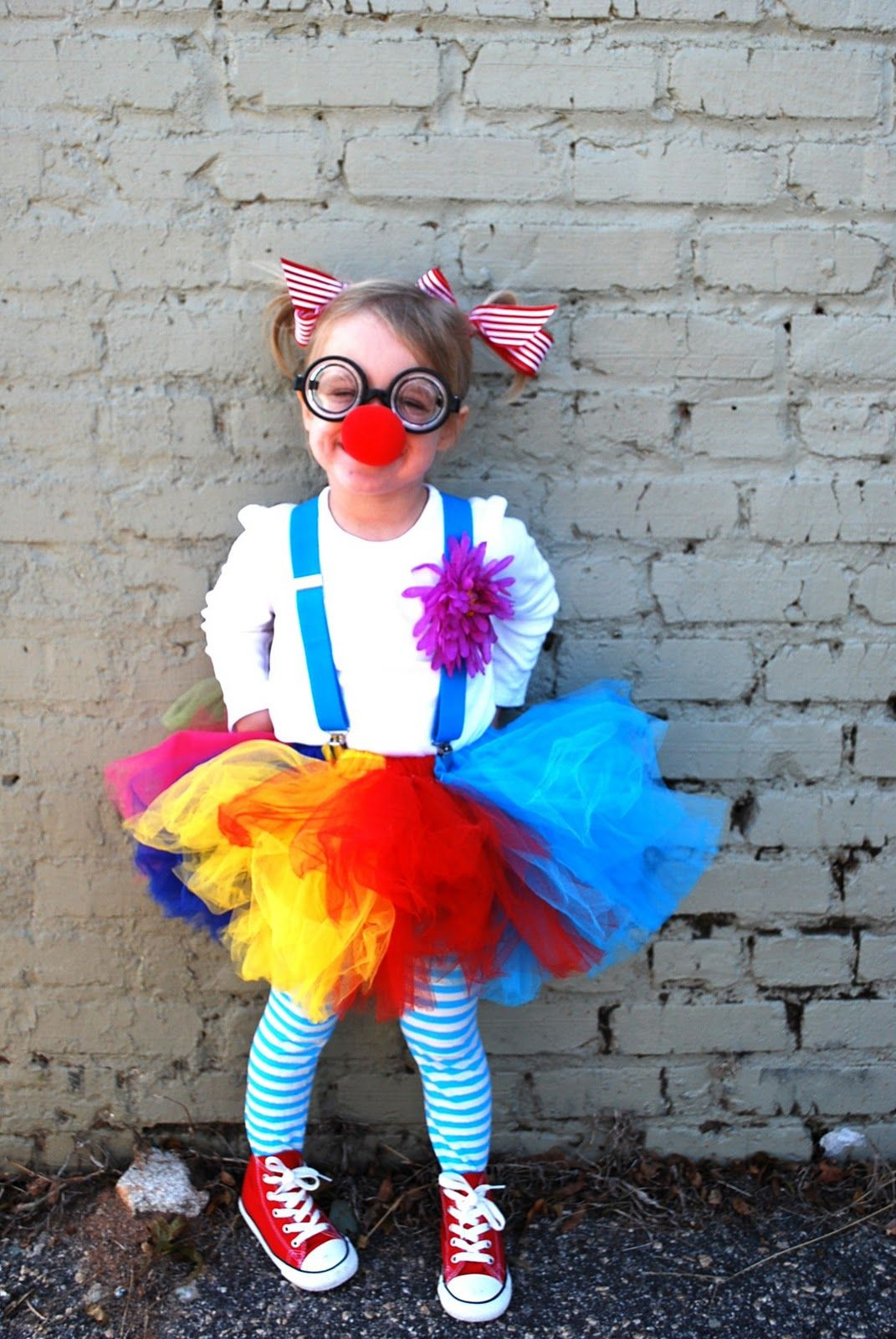 DIY Clown Costumes
 Clown Costume so cute Ok whatever I am totally making