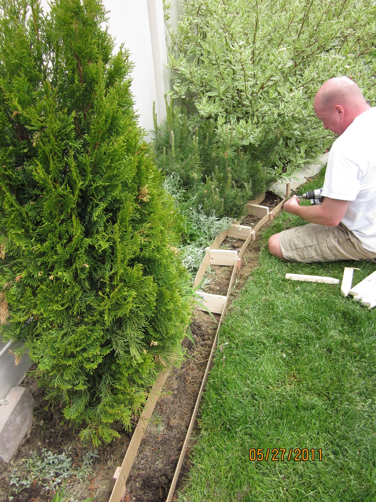 Diy Concrete Landscape Edging
 DIY Curbing for the Backyard