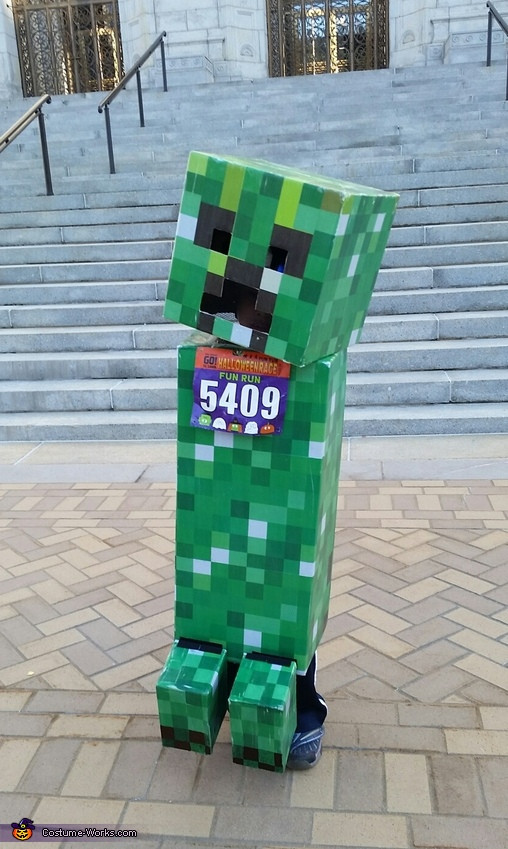 DIY Creeper Costume
 Minecraft Creeper Costume DIY