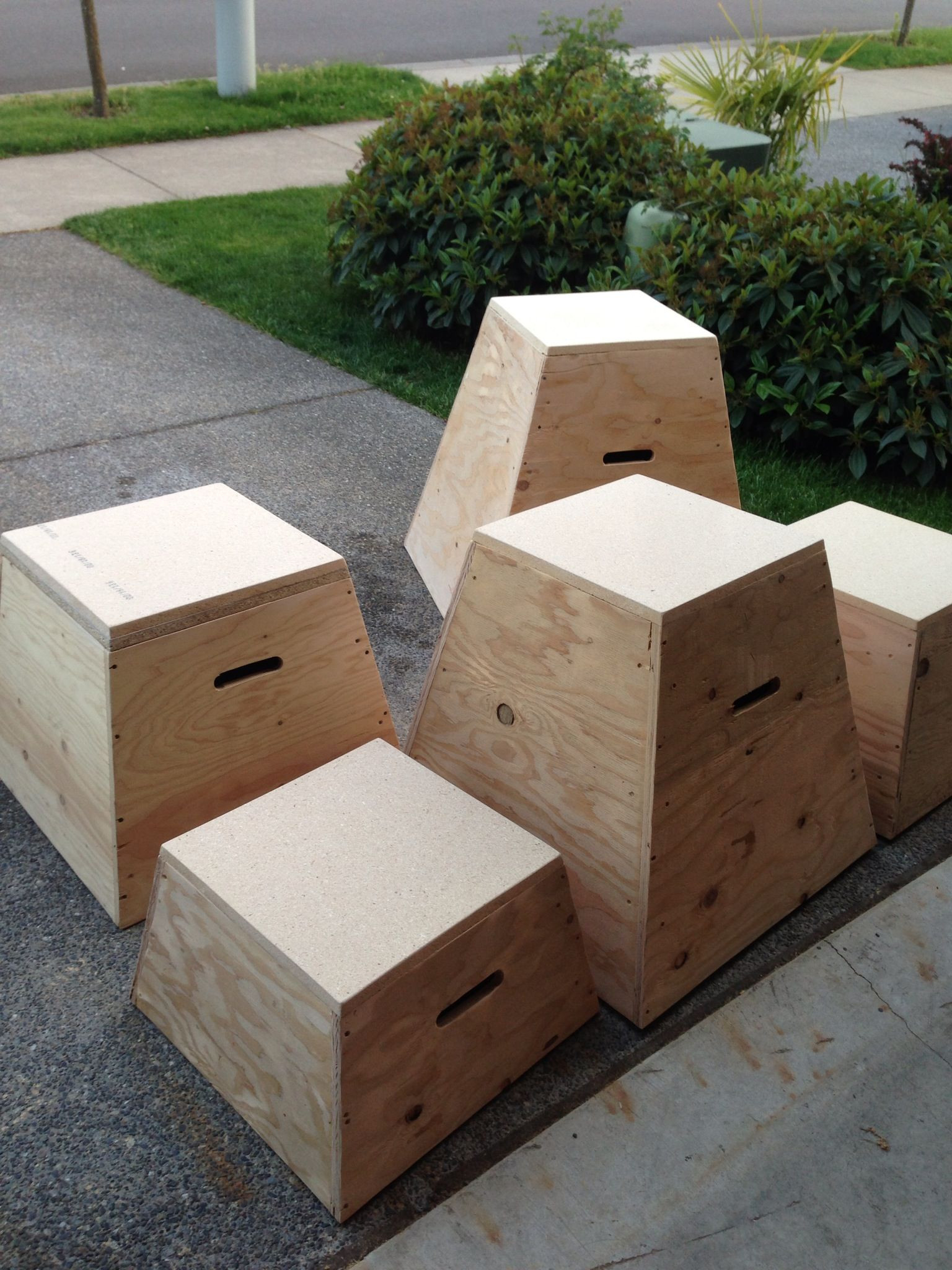 DIY Crossfit Box
 Plyo Crossfit jump boxes