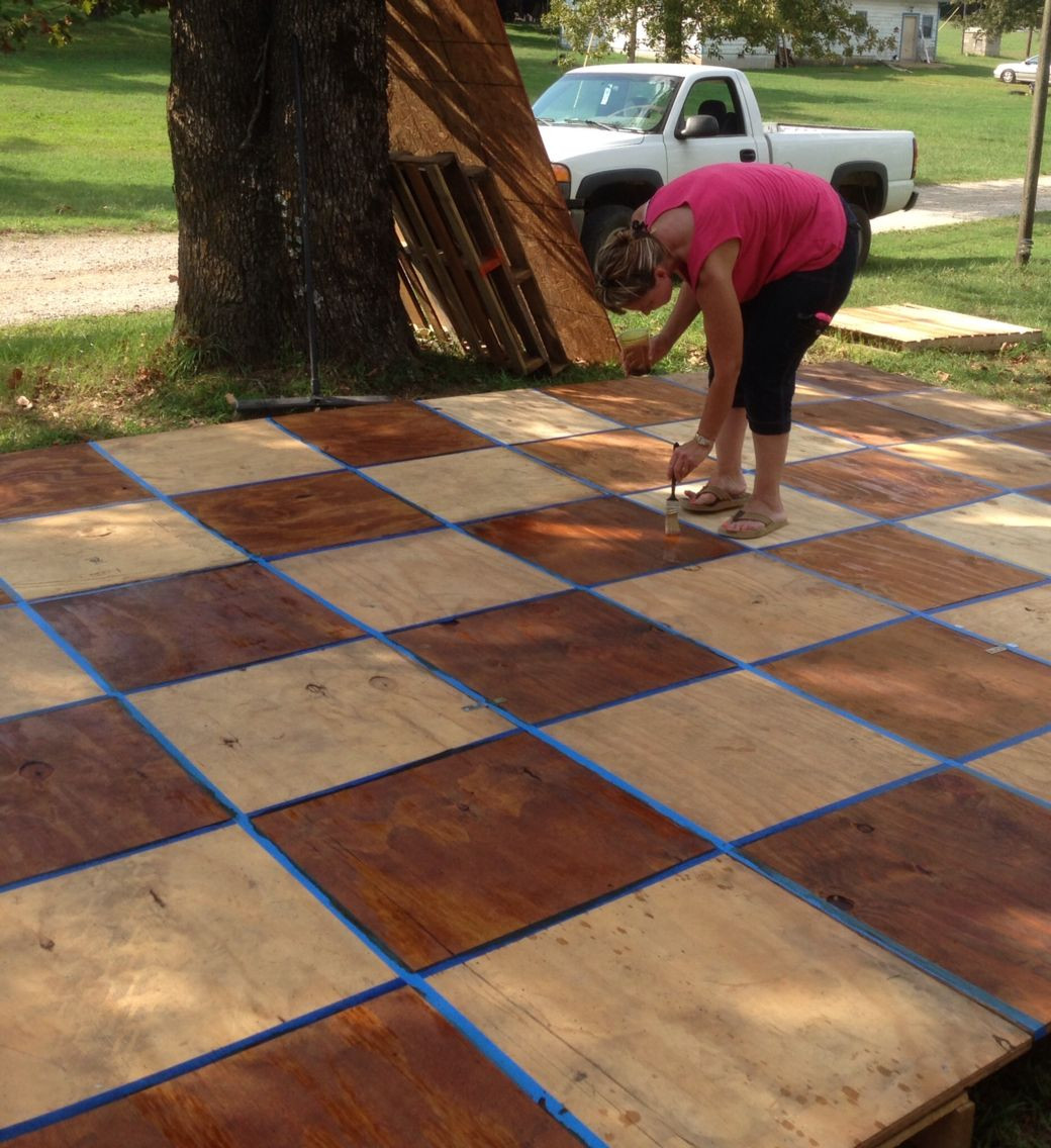 DIY Dance Floor Outdoor
 Build for the wedding dance floor out of pallets