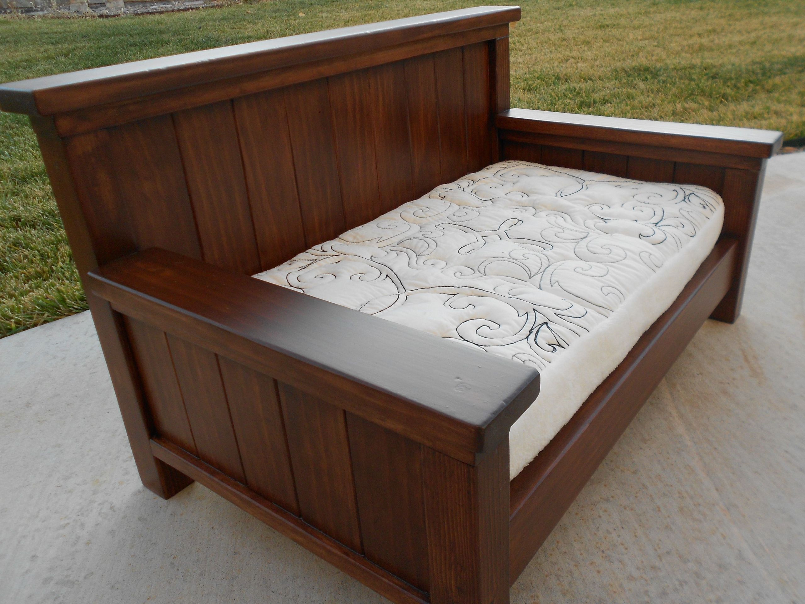 DIY Daybed Plans
 Queen Size Daybed From Plan new
