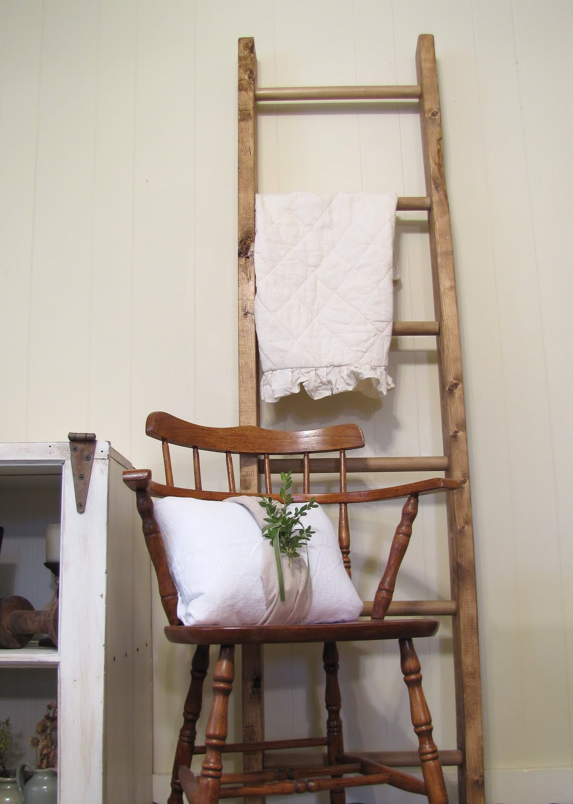 DIY Decorative Ladder
 Summerstead Decorative Ladder a tutorial
