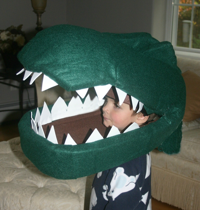 DIY Dinosaur Costumes For Adults
 Homemade Halloween Costume How To Make A Dinosaur Cos