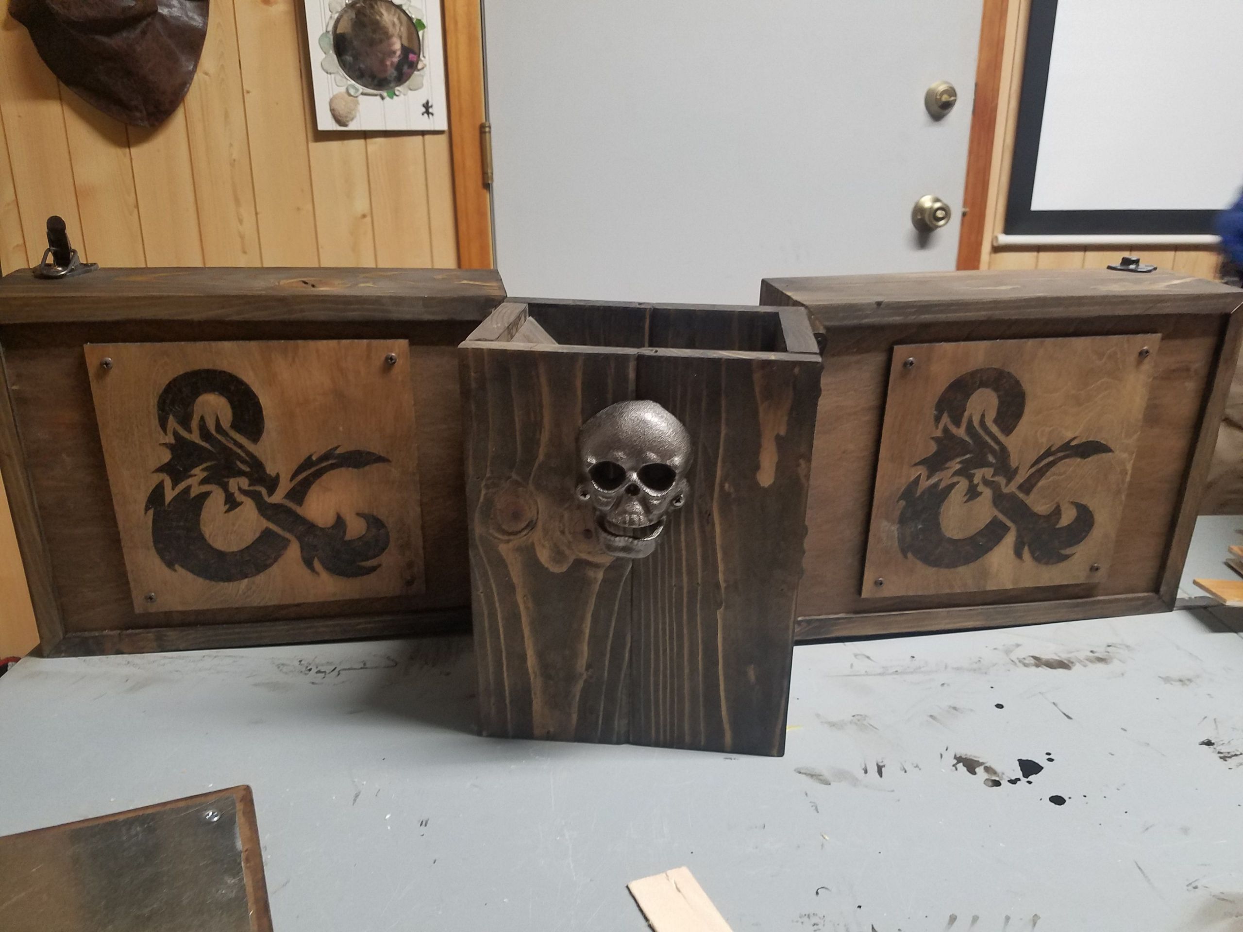 DIY Dm Screen Wood
 DIY Dungeons and Dragons DM screen QuickCrafter