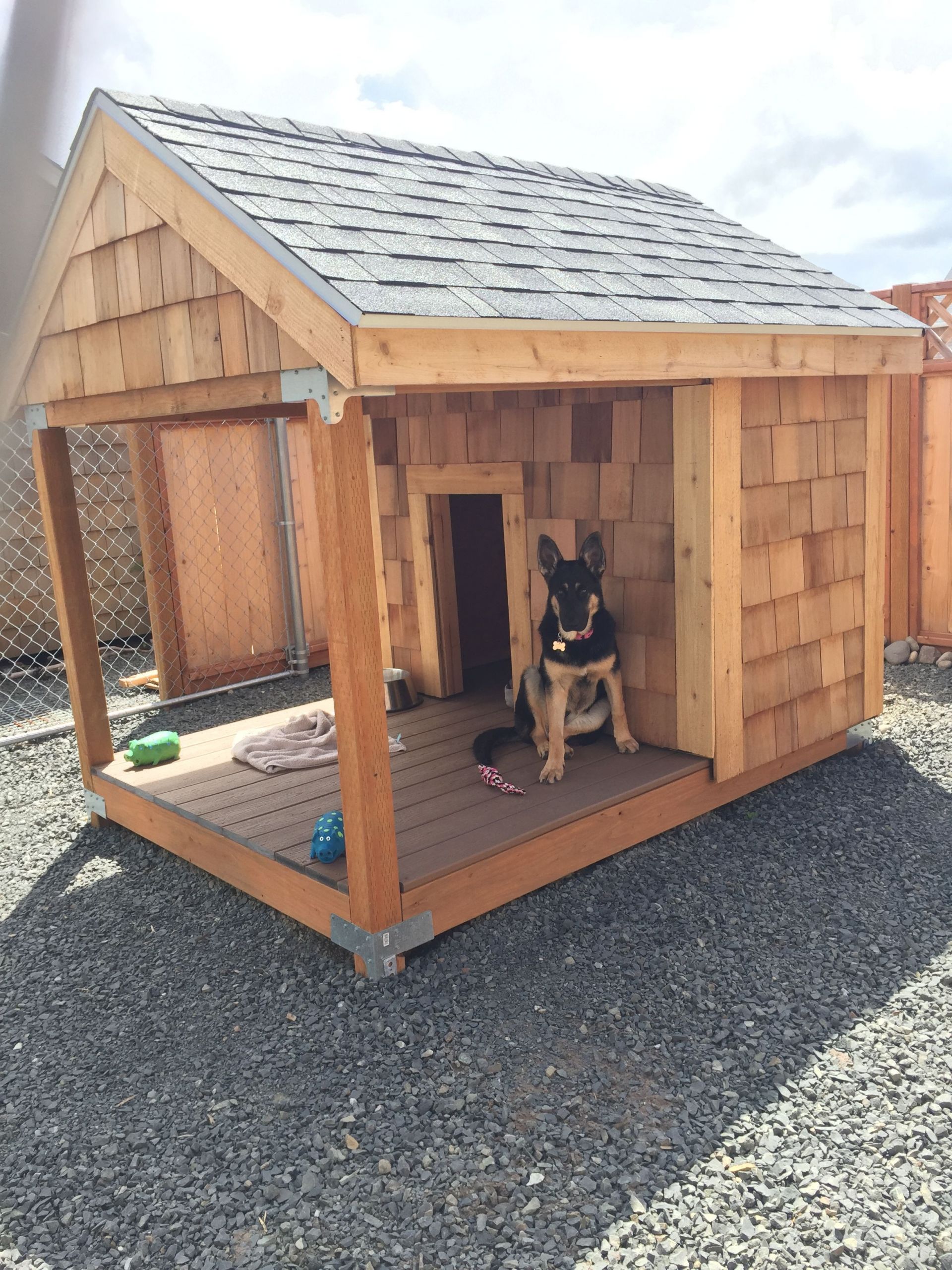 DIY Dog House Plans For Large
 This one will work