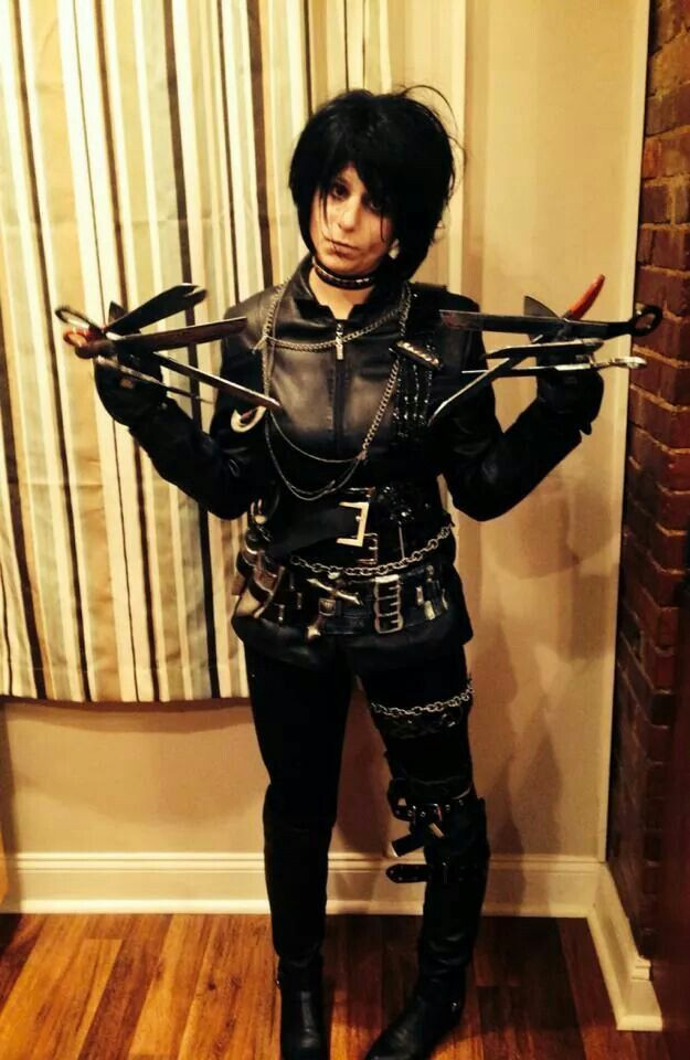 DIY Edward Scissorhands Costume
 Female Edward Scissorhands DIY this Halloween costume