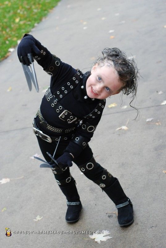 DIY Edward Scissorhands Costume
 Awesome Edward Scissorhands Costume for a Girl